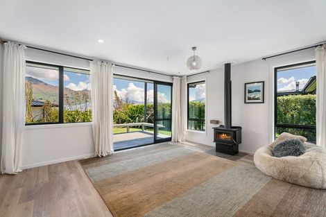 Photo of property in 19 Matipo Street, Wanaka, 9305