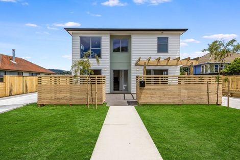 Photo of property in 1/12 Mana Avenue, Titahi Bay, Porirua, 5022