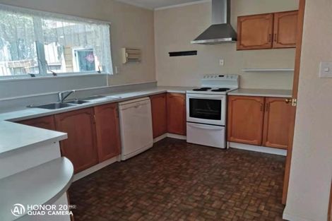 Photo of property in 2/30 Centorian Drive, Windsor Park, Auckland, 0632
