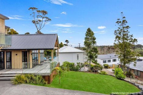 Photo of property in 2d Vipond Road, Stanmore Bay, Whangaparaoa, 0932