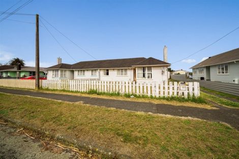 Photo of property in 14 Mclean Street, Hawera, 4610