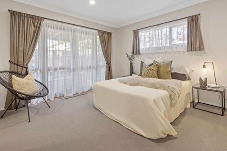 Photo of property in 6 Fencourt Place, Rototuna North, Hamilton, 3210