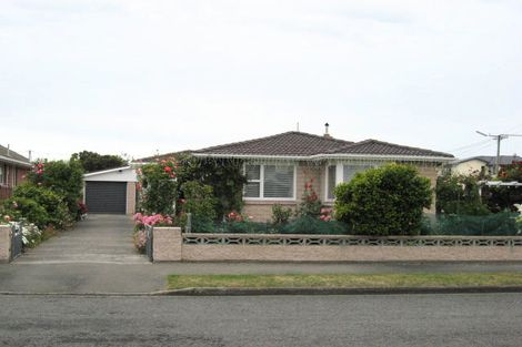 Photo of property in 27 Malta Crescent, South New Brighton, Christchurch, 8062