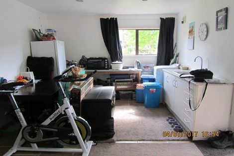 Photo of property in 21 Unsworth Drive, Unsworth Heights, Auckland, 0632