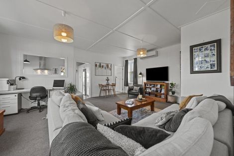 Photo of property in 410 Featherston Street, Palmerston North, 4414