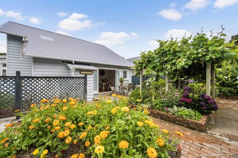 Photo of property in 19 Glen Road, Kelburn, Wellington, 6012