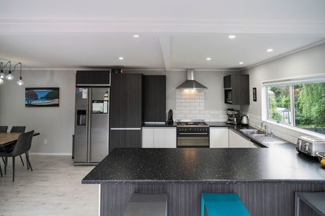 Photo of property in 11 Wairere Grove, Paraparaumu, 5032