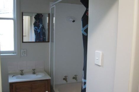 Photo of property in 36 Rolleston Street, Mount Cook, Wellington, 6021