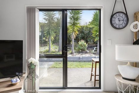 Photo of property in 28 Woodcroft Way, Pukekohe, 2120