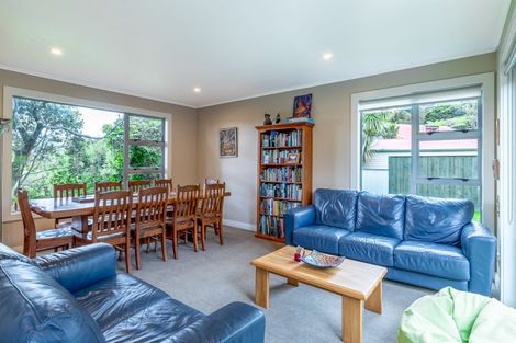 Photo of property in 8 Rimu Road, Oratia, Auckland, 0604