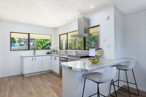 Photo of property in 5 Marlin Street, West Harbour, Auckland, 0618