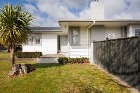 Photo of property in 144 Ruamahanga Crescent, Terrace End, Palmerston North, 4410
