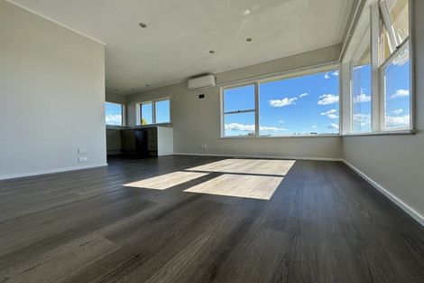 Photo of property in 28d Sunnynook Road, Sunnynook, Auckland, 0620