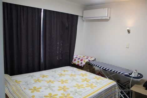 Photo of property in 3/12 Rimu Street, New Lynn, Auckland, 0600