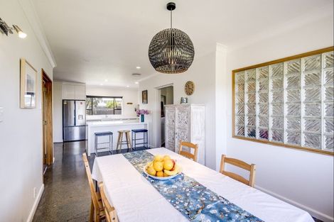 Photo of property in 28 Chester Street, Taradale, Napier, 4112