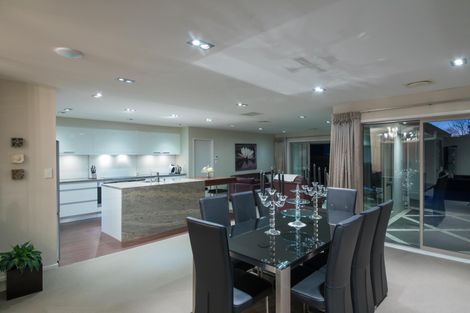 Photo of property in 2 Grand Oaks Drive, Awapuni, Palmerston North, 4412