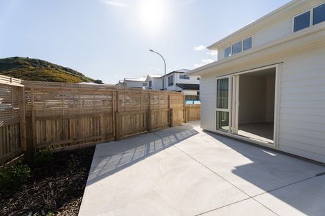 Photo of property in 7 Pine Hill Rise, Glenside, Wellington, 6037