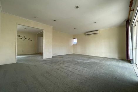 Photo of property in 1/3 Caribbean Drive, Unsworth Heights, Auckland, 0632