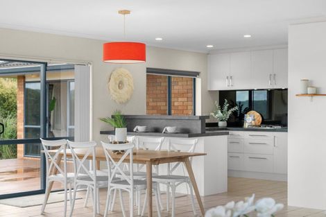 Photo of property in 4 Sunset Parade, Parua Bay, Whangarei, 0174