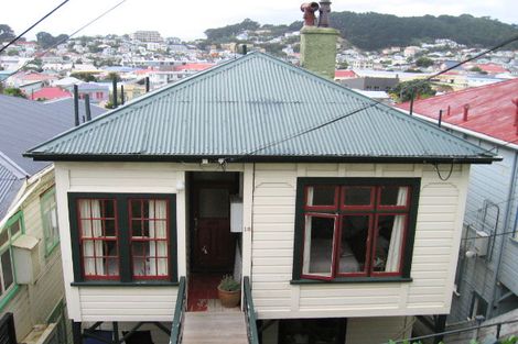 Photo of property in 18a Kenwyn Terrace, Newtown, Wellington, 6021