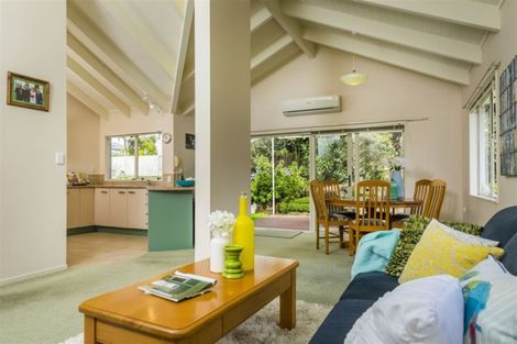 Photo of property in 18 Graven Court, Henderson, Auckland, 0612