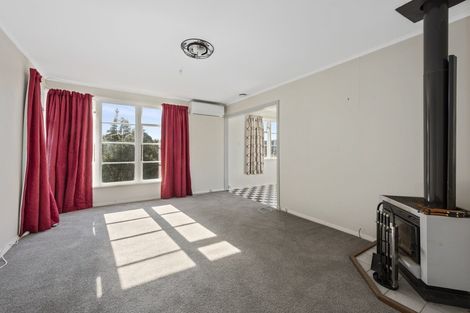 Photo of property in 15 Bird Grove, Stokes Valley, Lower Hutt, 5019