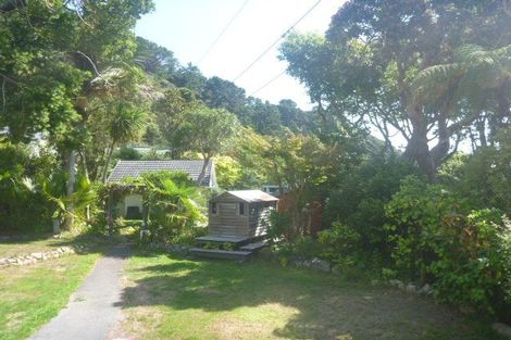 Photo of property in 23 Nikau Street, Eastbourne, Lower Hutt, 5013