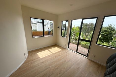 Photo of property in 16 Calypso Place, Rothesay Bay, Auckland, 0630