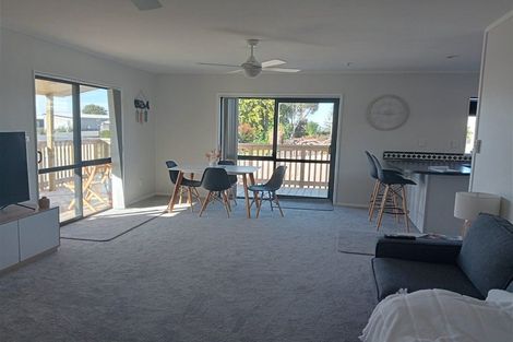 Photo of property in 10a Adela Stewart Drive West, Athenree, Waihi Beach, 3177