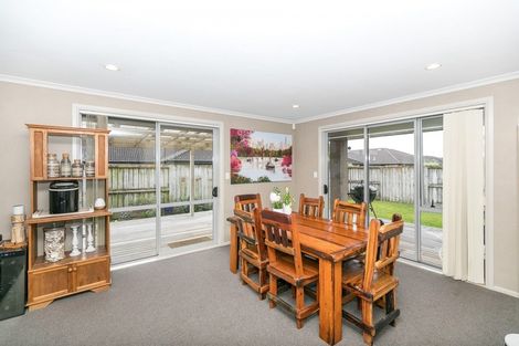Photo of property in 20 Whitford Place, Rototuna North, Hamilton, 3210