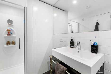 Photo of property in Nouvo Apartments, 2/21c Rugby Street, Mount Cook, Wellington, 6021
