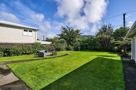 Photo of property in 36 Heretaunga Square, Silverstream, Upper Hutt, 5019