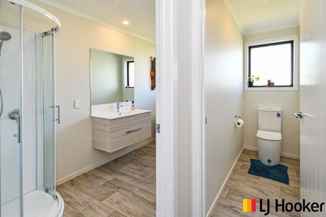 Photo of property in 14 Dame Nganeko Drive, Glenbrook, Waiuku, 2681