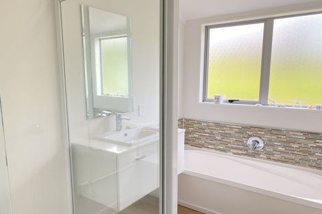 Photo of property in 8 Phillip Avenue, Glen Eden, Auckland, 0602