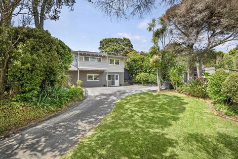 Photo of property in 2 Lyons Avenue, Murrays Bay, Auckland, 0630