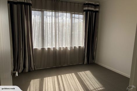 Photo of property in 8 Travis View Drive, Fairview Heights, Auckland, 0632