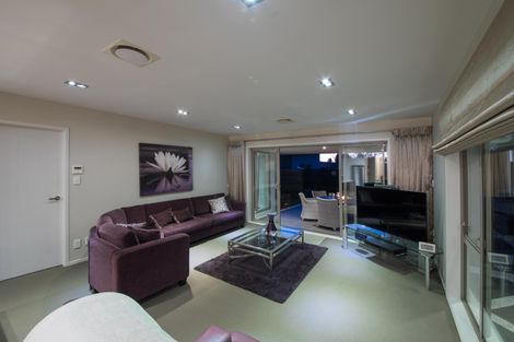 Photo of property in 2 Grand Oaks Drive, Awapuni, Palmerston North, 4412
