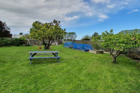 Photo of property in 37 Timaru Road, Waimate, 7924