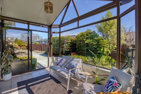 Photo of property in 2/10 Montclare Avenue, Ilam, Christchurch, 8041