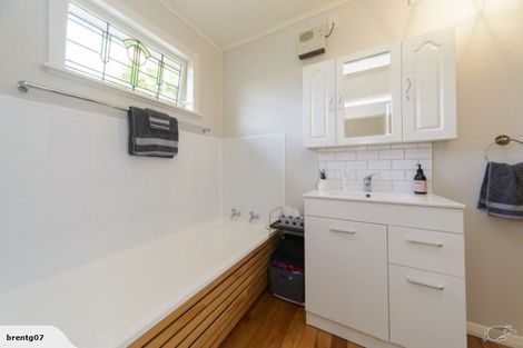 Photo of property in 22 Akaroa Avenue, Awapuni, Palmerston North, 4412