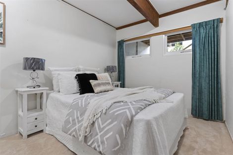 Photo of property in 46 Chatswood Grove, Chatswood, Auckland, 0626