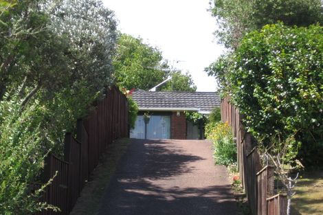 Photo of property in 6 Amelia Place, Beach Haven, Auckland, 0626