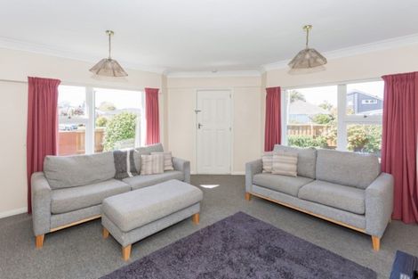 Photo of property in 1 Chilton Drive, Mairehau, Christchurch, 8052