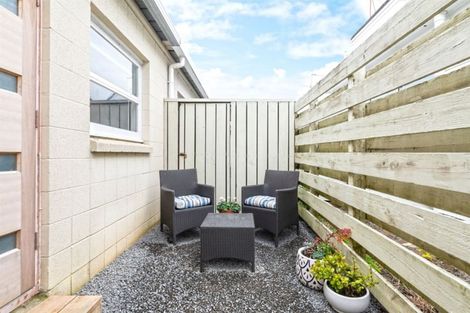 Photo of property in 2/137 Shakespeare Road, Milford, Auckland, 0620