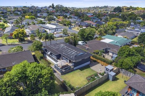 Photo of property in 22 Himalaya Drive, Half Moon Bay, Auckland, 2012