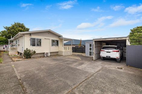 Photo of property in 2/10 Martin Road, Manurewa, Auckland, 2102