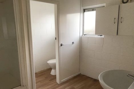 Photo of property in 2/3 Tralee Place, Hillcrest, Hamilton, 3216