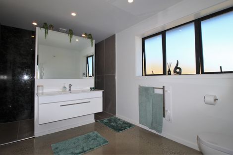 Photo of property in 211 Mcarthur Road, Springvale, Alexandra, 9391