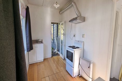 Photo of property in 80 Shakespeare Road, Bluff Hill, Napier, 4110