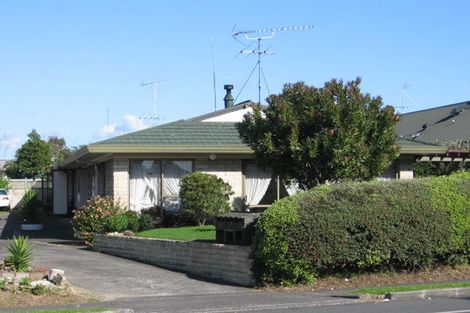 Photo of property in 2/48 Russell Road, Manurewa, Auckland, 2102